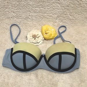 Victoria’s Secret color block bikini top